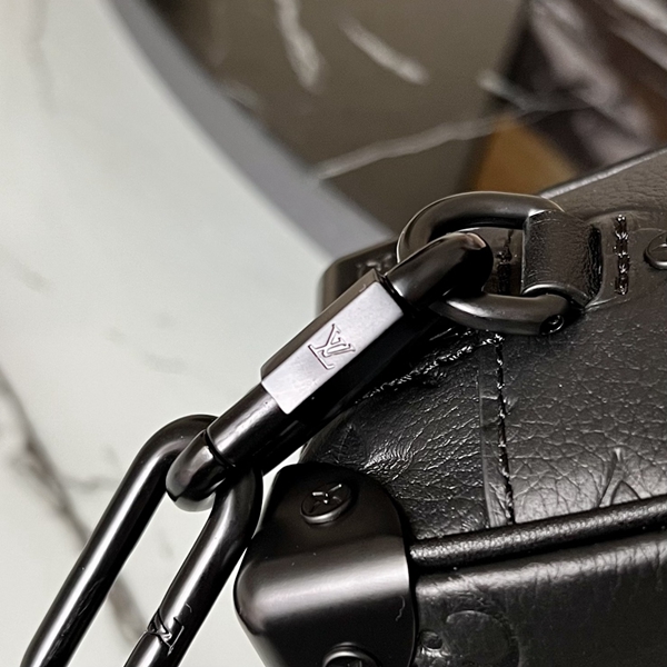 ルイヴィトンバッグ角部分ディテール